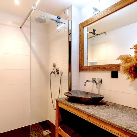 Le Rocher - Close To Town With Hot Tub For 8ppl+2kids Apartment *